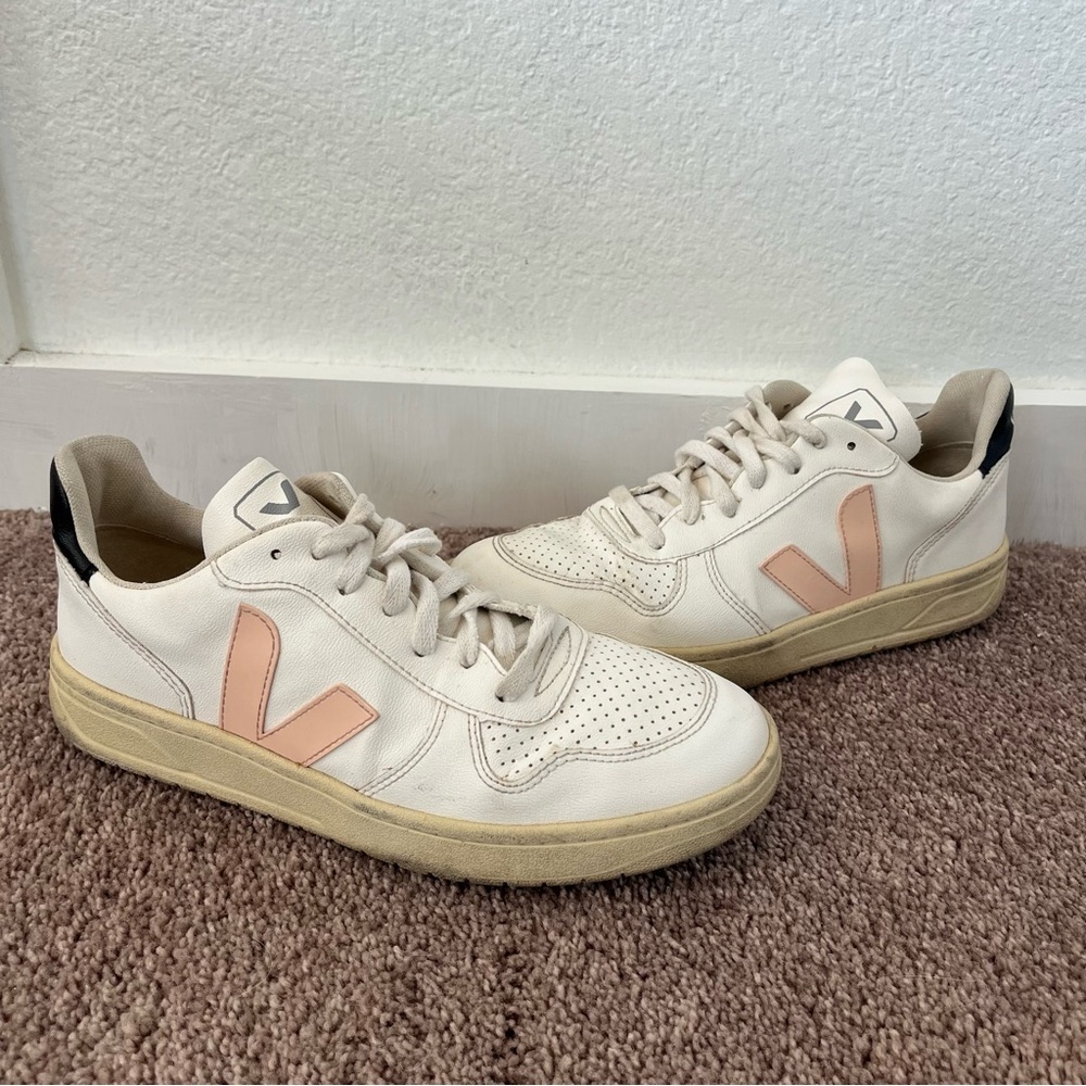 Veja Women's Sneakers in Cream and Pink